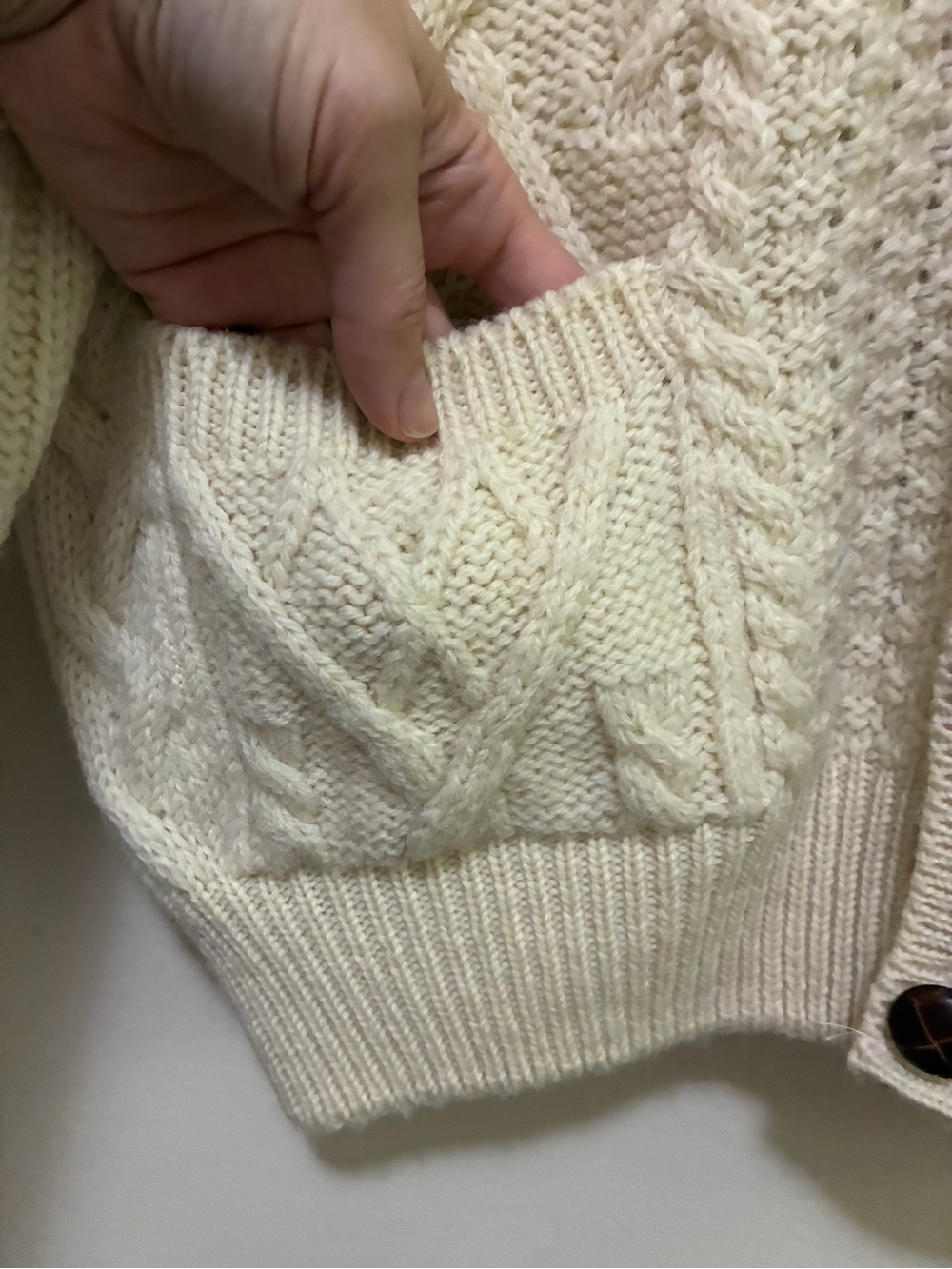 West Highland Woollens Cream Cable Knit Button-Front Sweater Cardigan large - Picture 2 of 8
